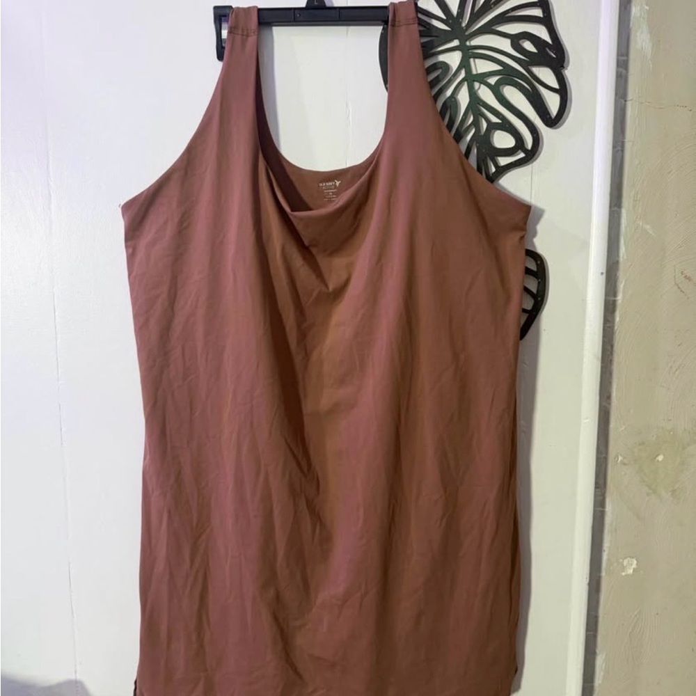 Old Navy Women's Tank Top in Rosewood